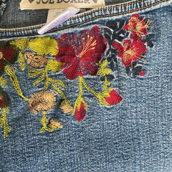 Joe Boxer Vintage Wide Leg Embroidered High Waisted Jeans - Picture 9 of 10